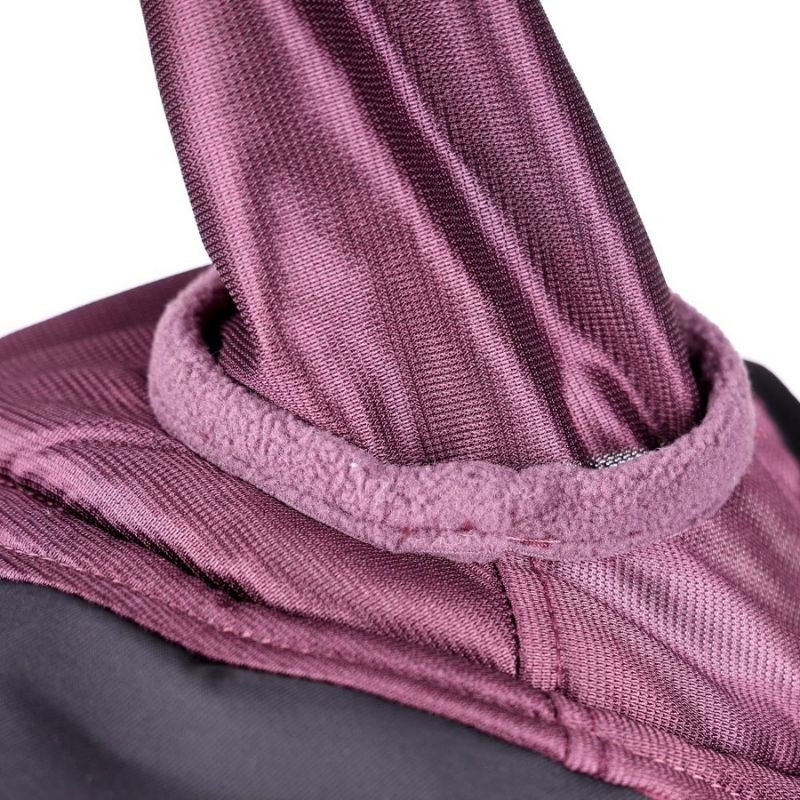 Elastiska öron och följsam passform på FlyGuard Deluxe flughuva